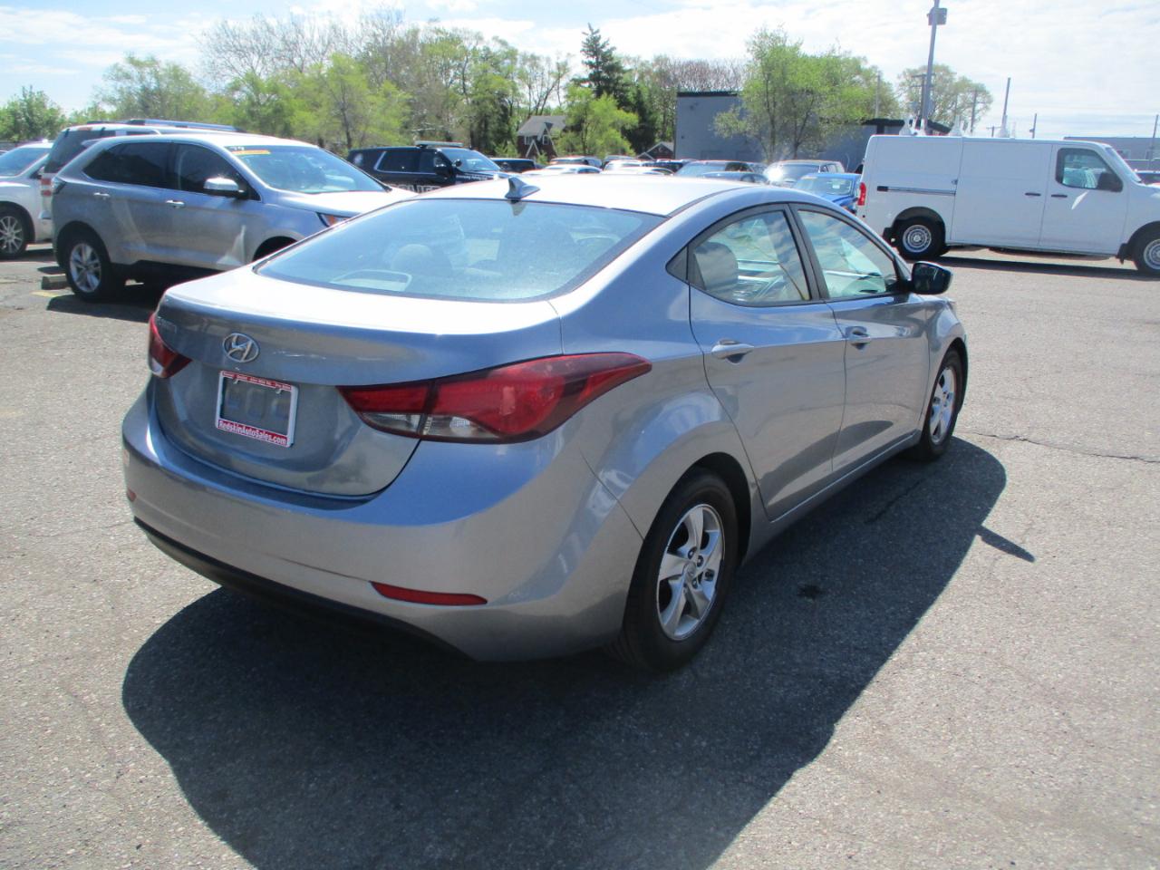 Hyundai Elantra SE 6AT 2015