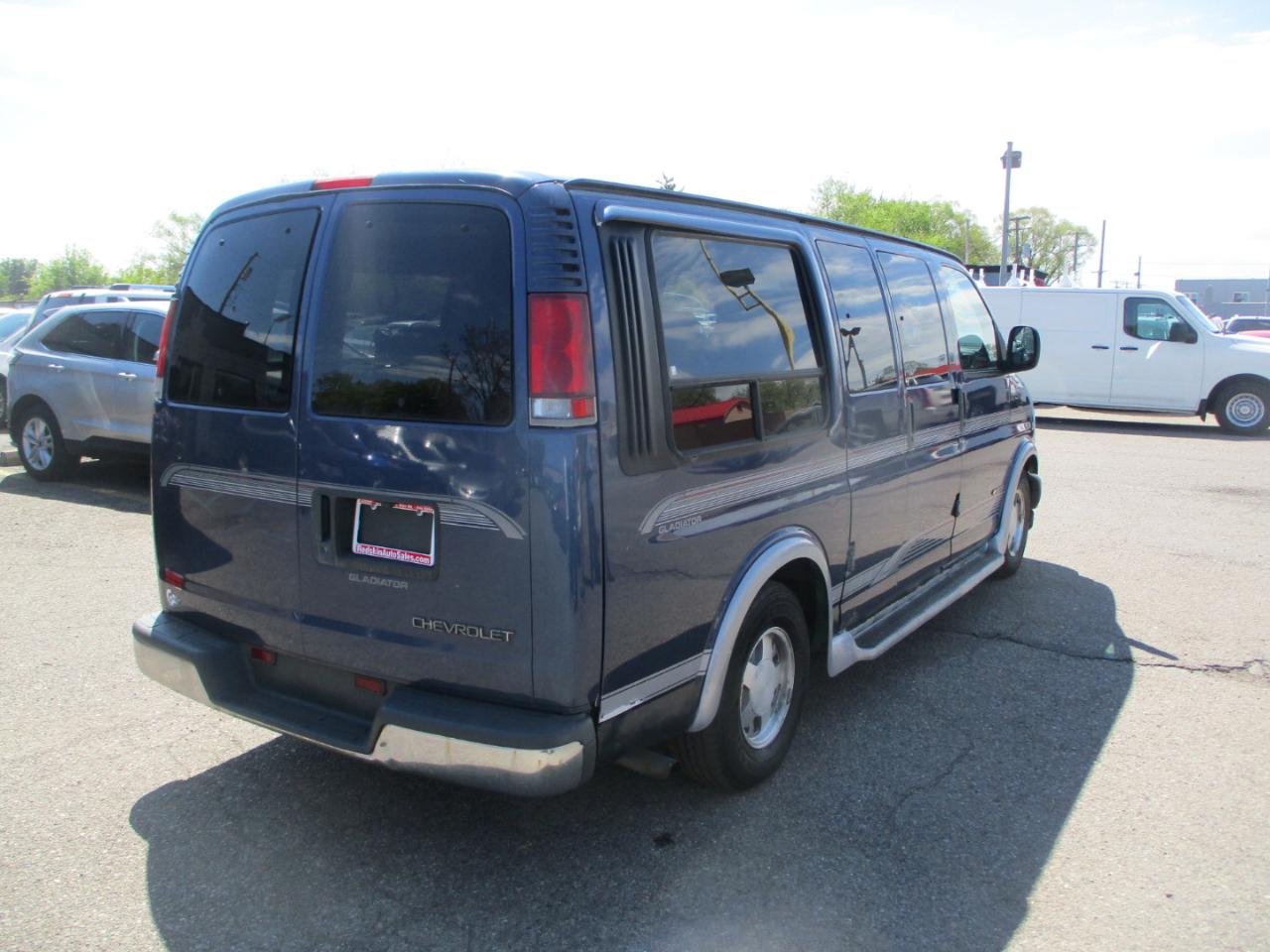 Chevrolet G-Series Van G10 1996