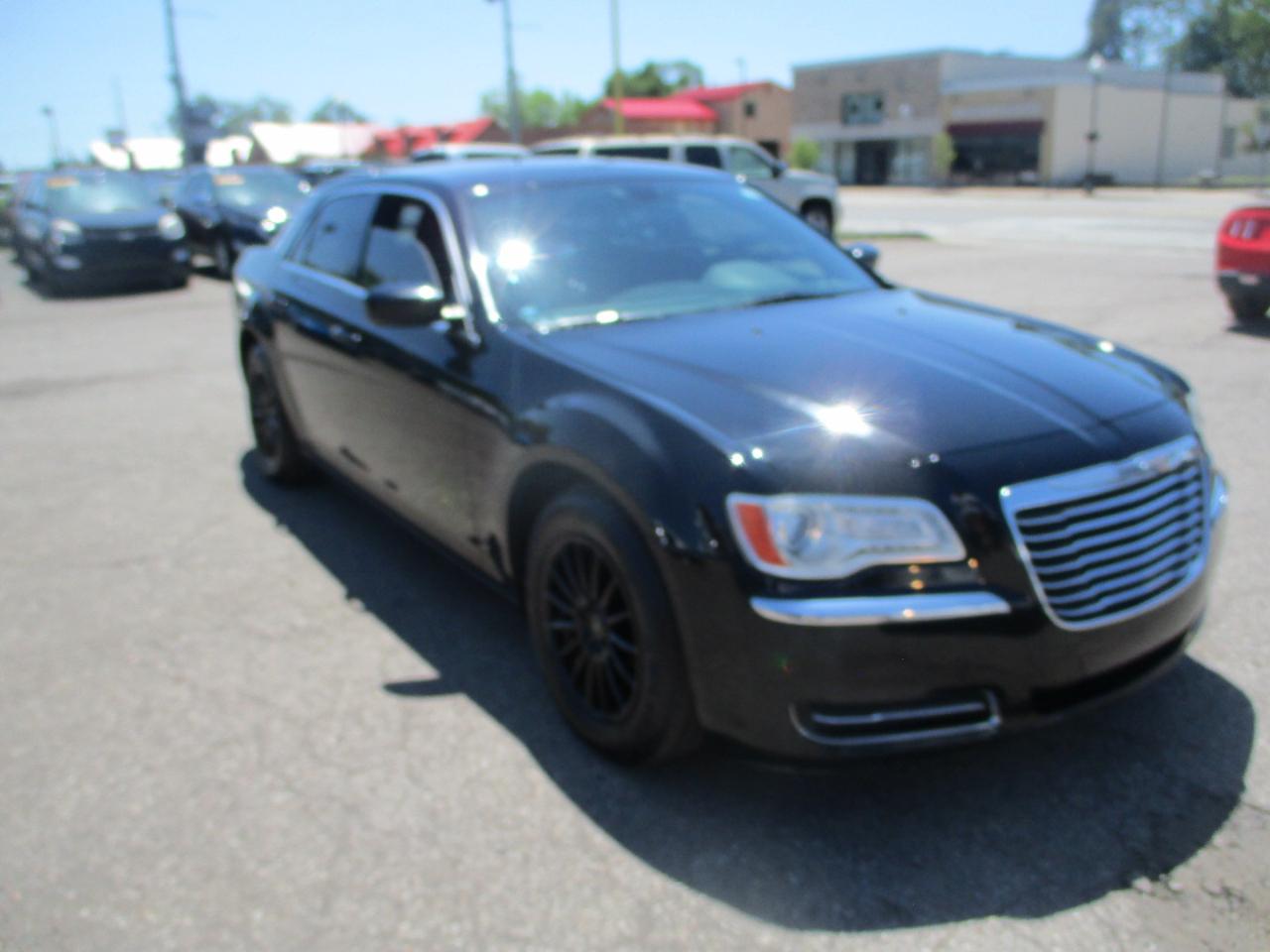 Chrysler 300 Base 2012