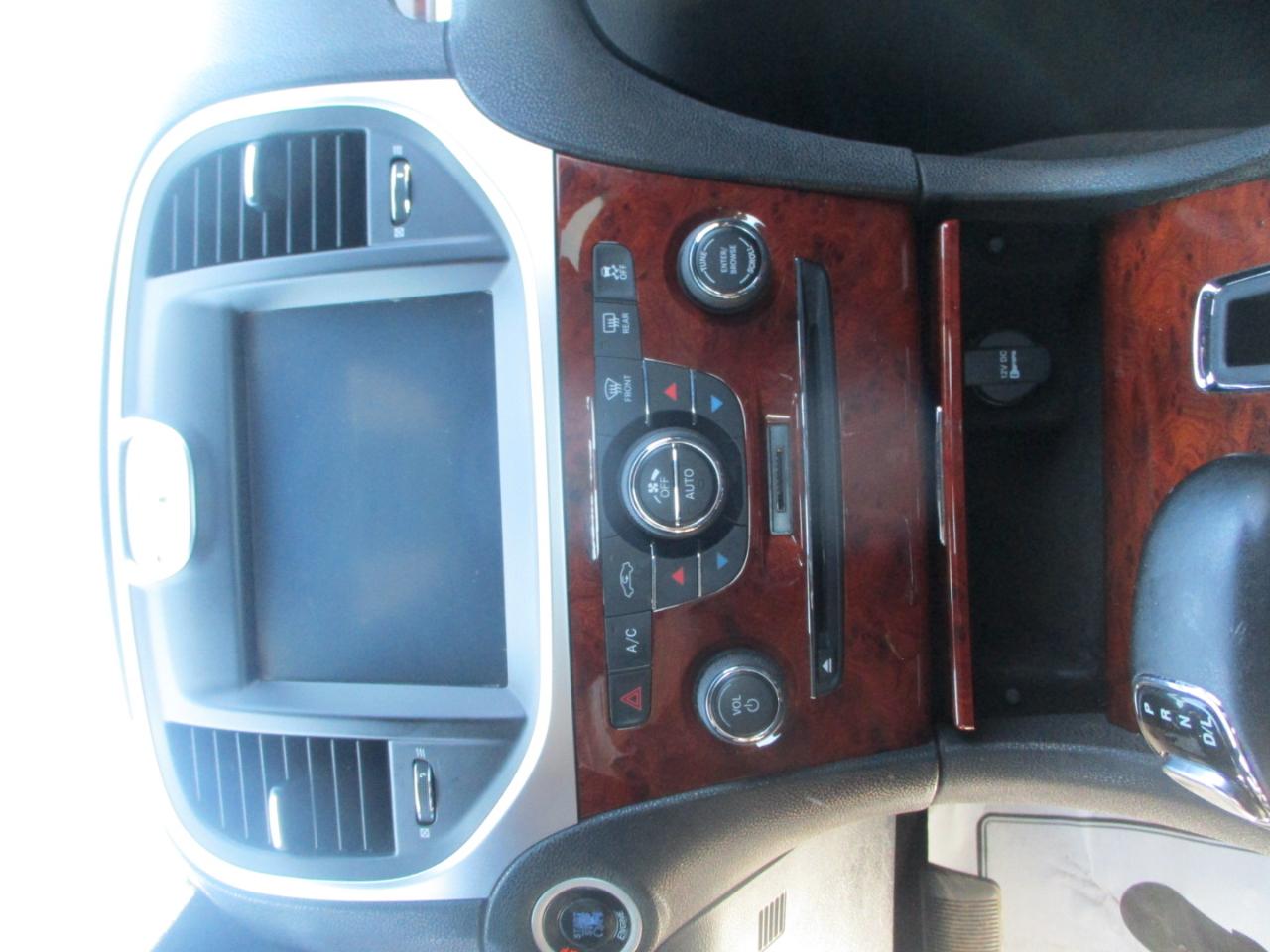 Chrysler 300 Base 2012