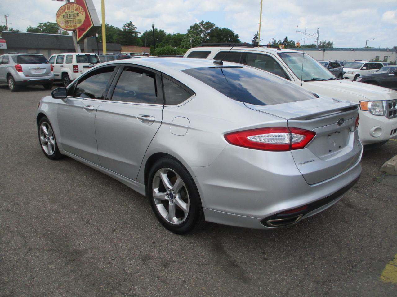 Ford Fusion SE 2016