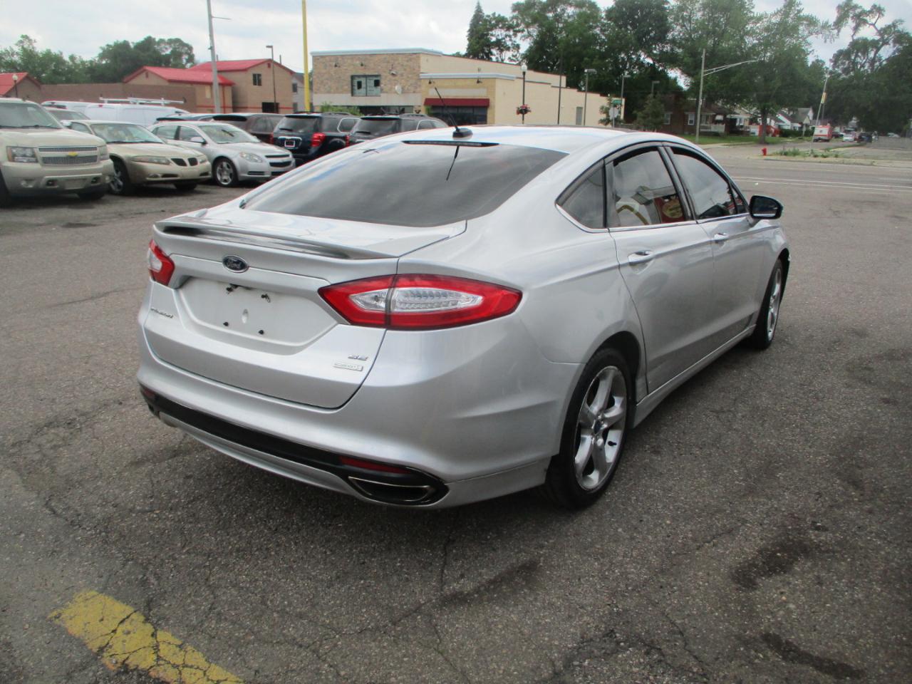 Ford Fusion SE 2016