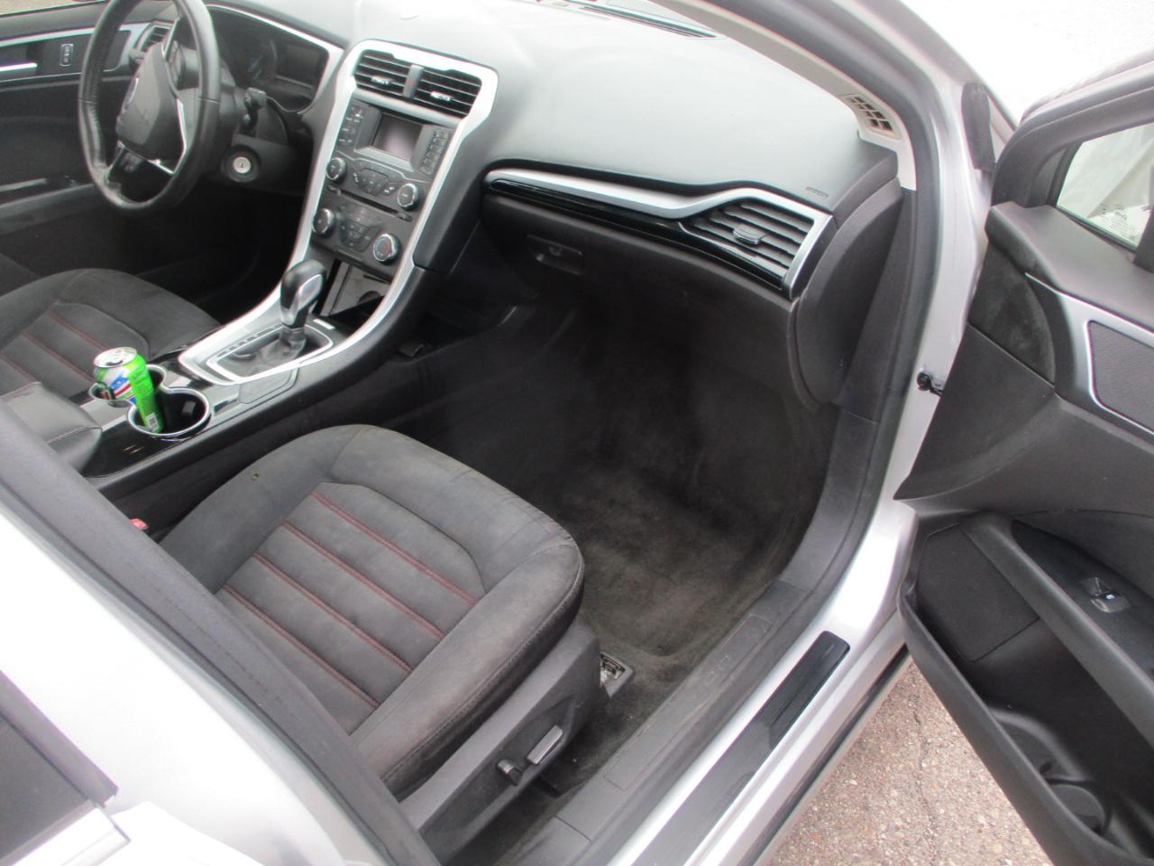 Ford Fusion SE 2016