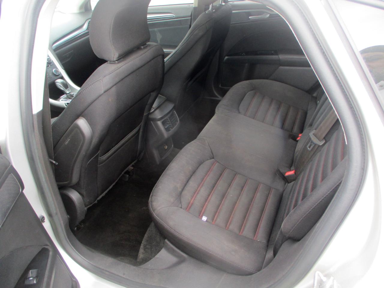 Ford Fusion SE 2016