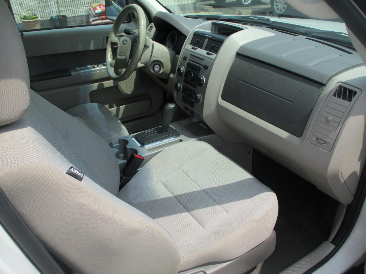 Ford Escape XLT 4WD 2011