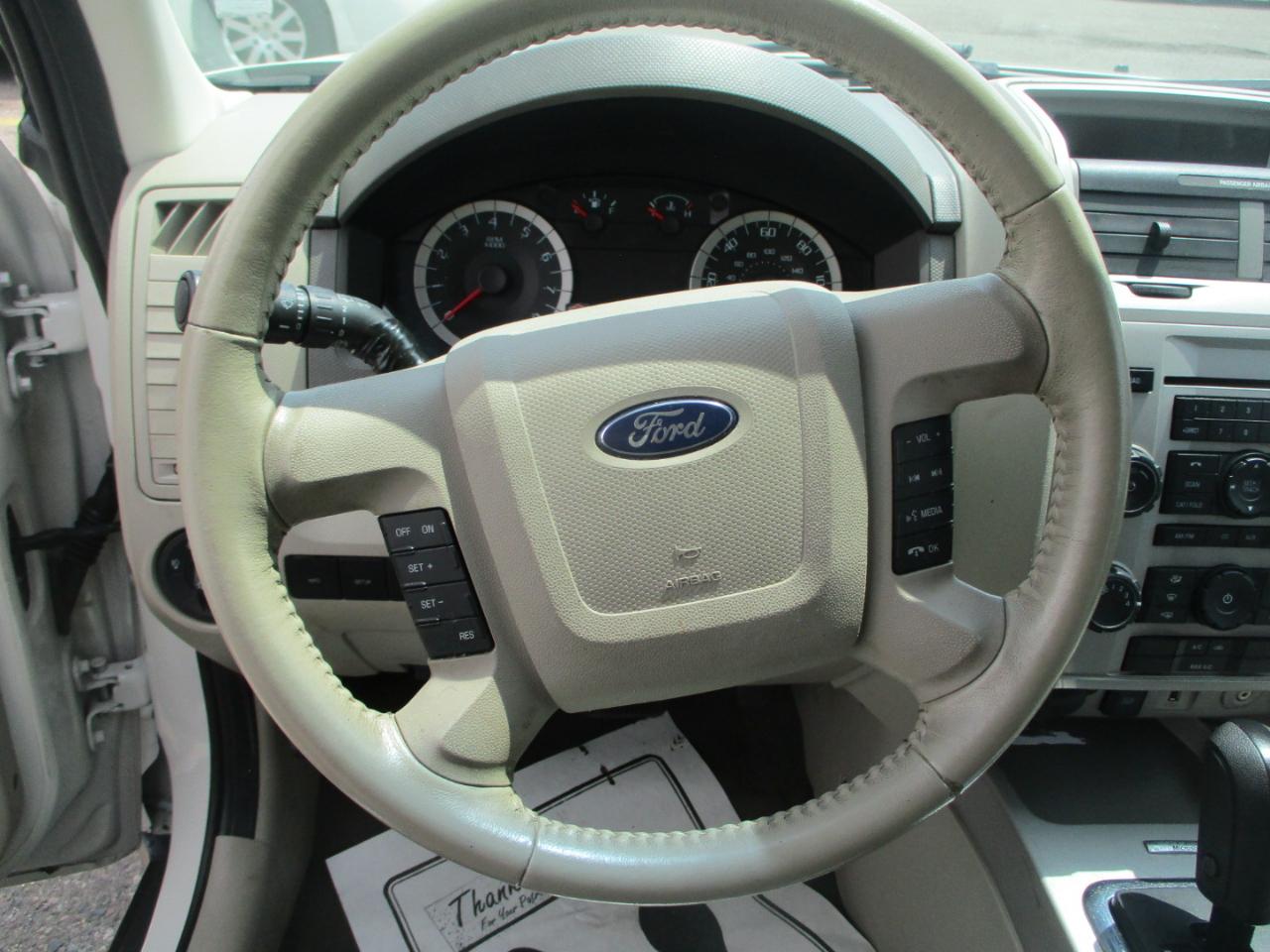 Ford Escape XLT 4WD 2011