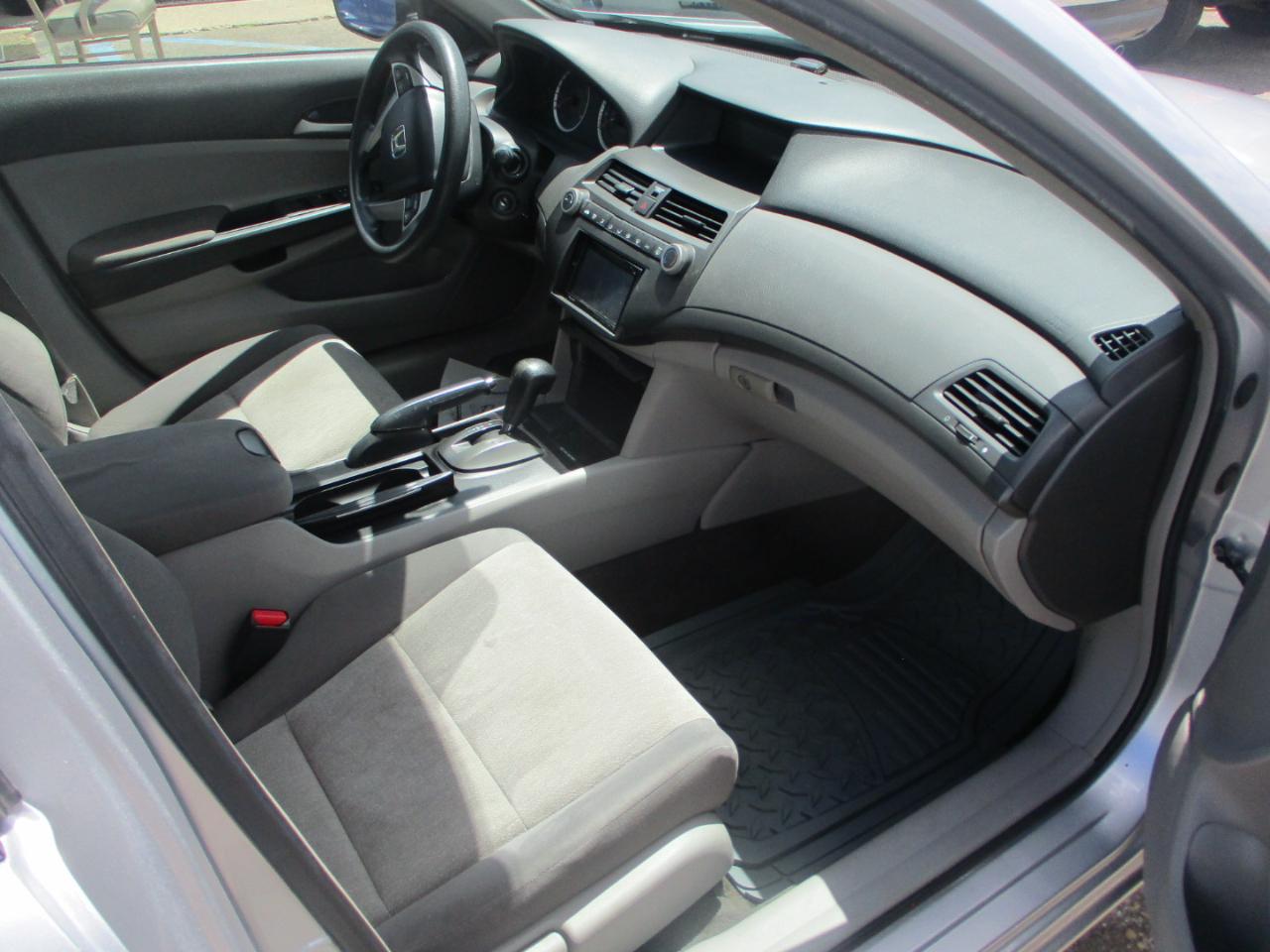 Honda Accord LX sedan AT 2008