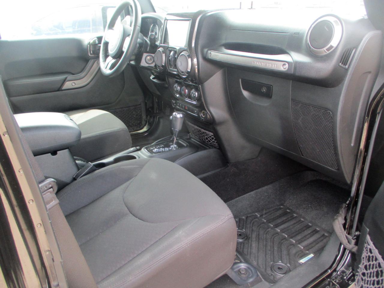 Jeep Wrangler Unlimited Sport 4WD 2017
