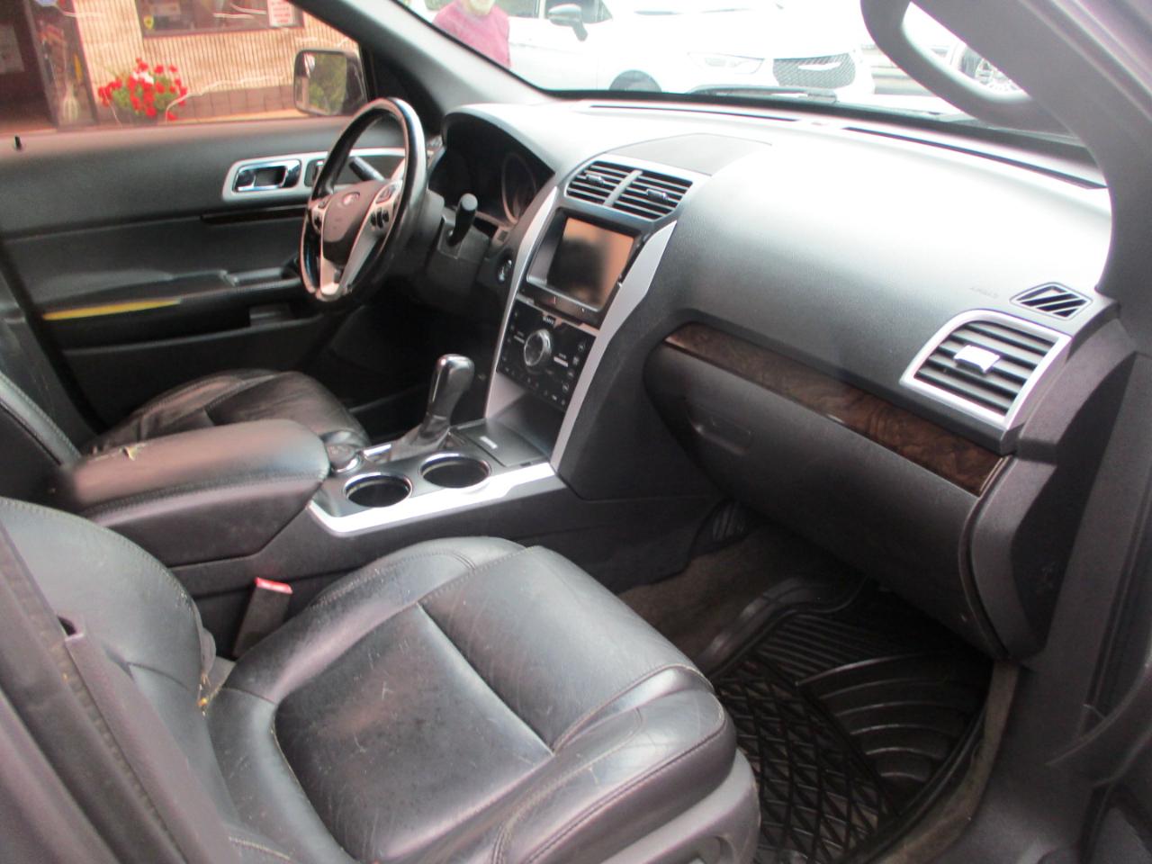 Ford Explorer Limited 4WD 2013