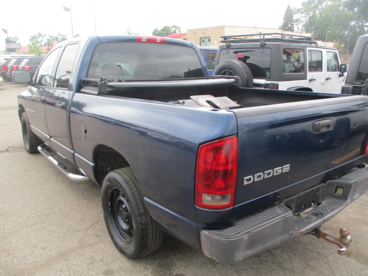 Dodge Ram 1500 ST Quad Cab 2WD 2004