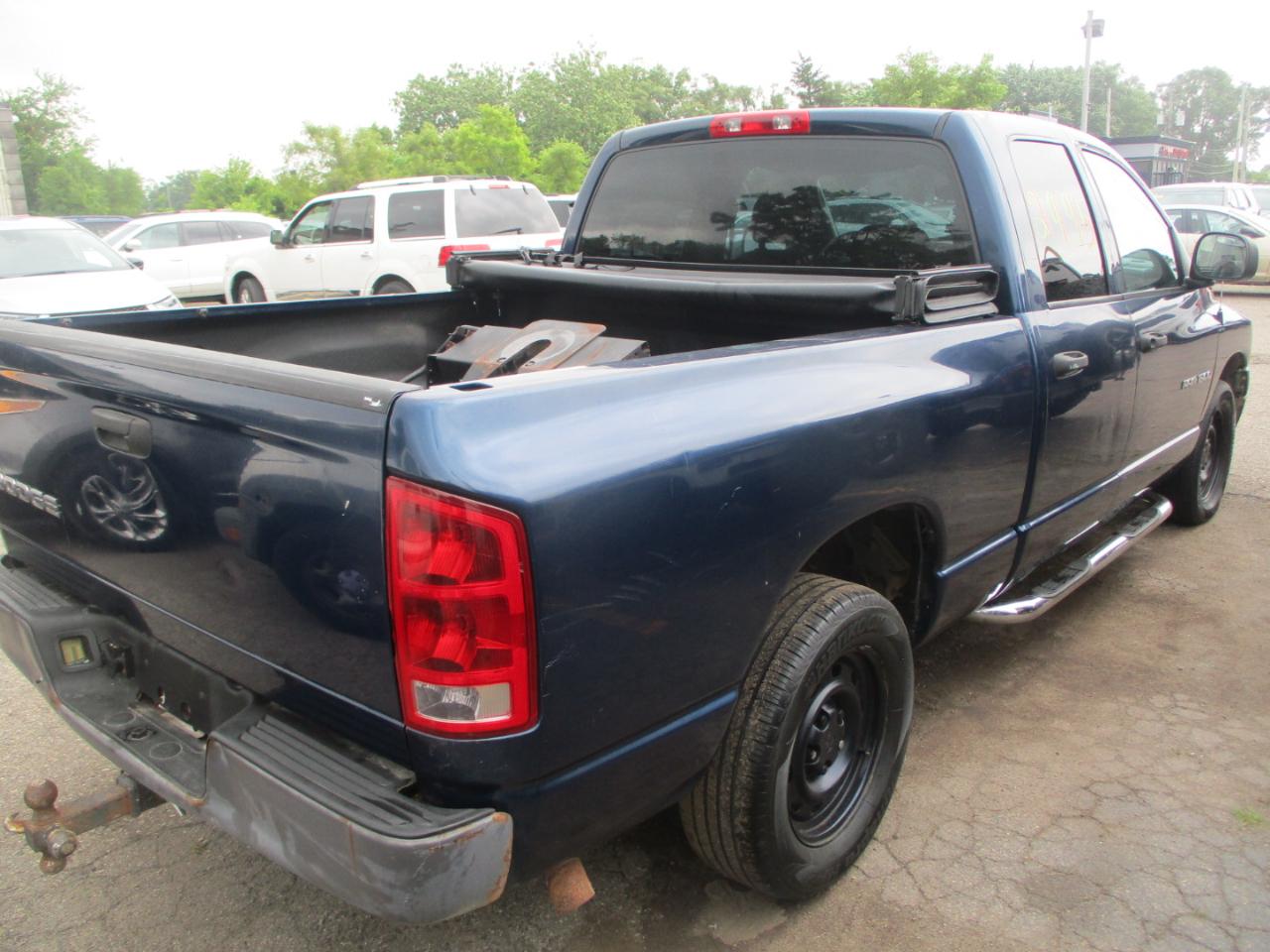 Dodge Ram 1500 ST Quad Cab 2WD 2004