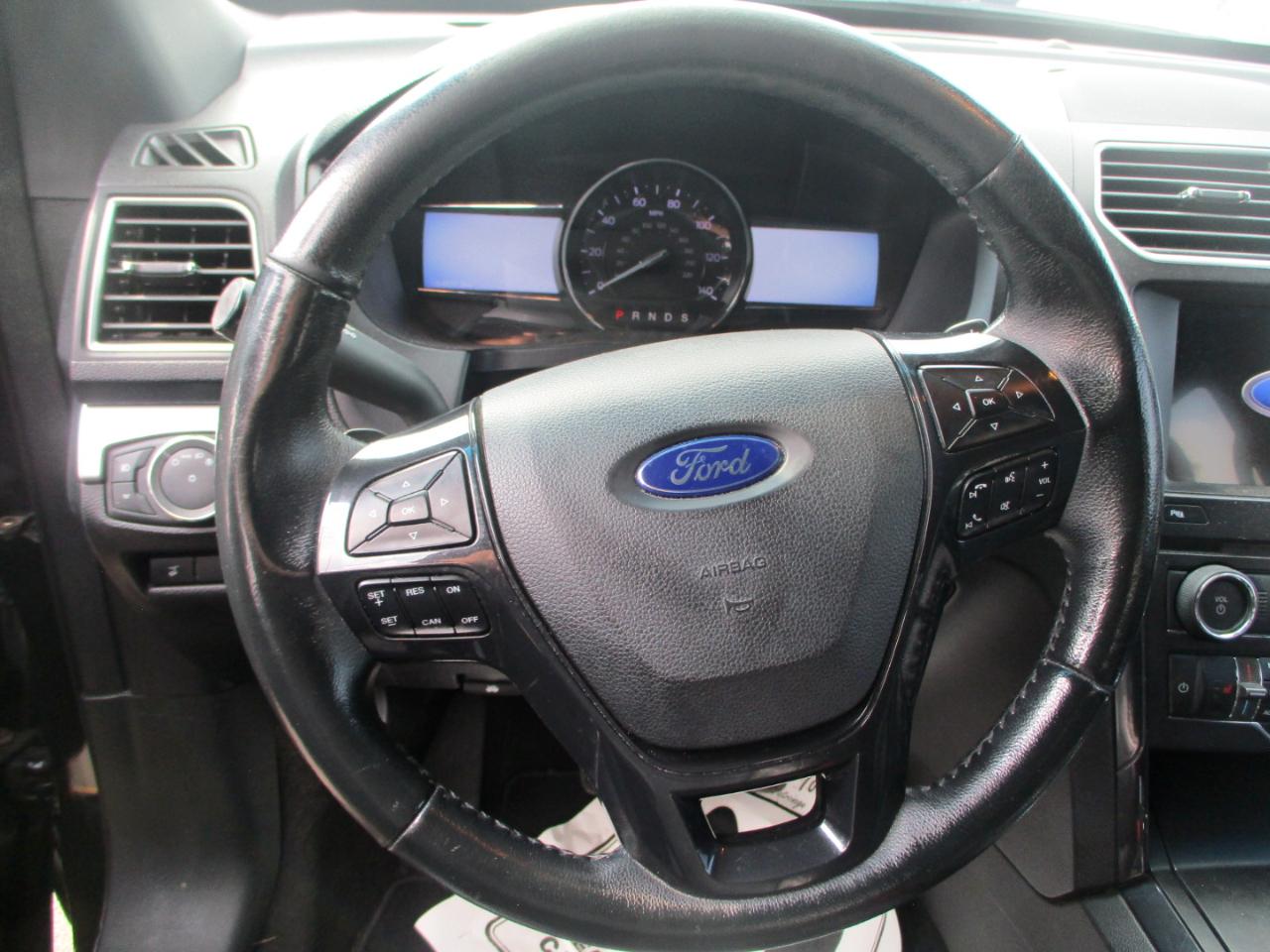 Ford Explorer XLT 4WD 2017