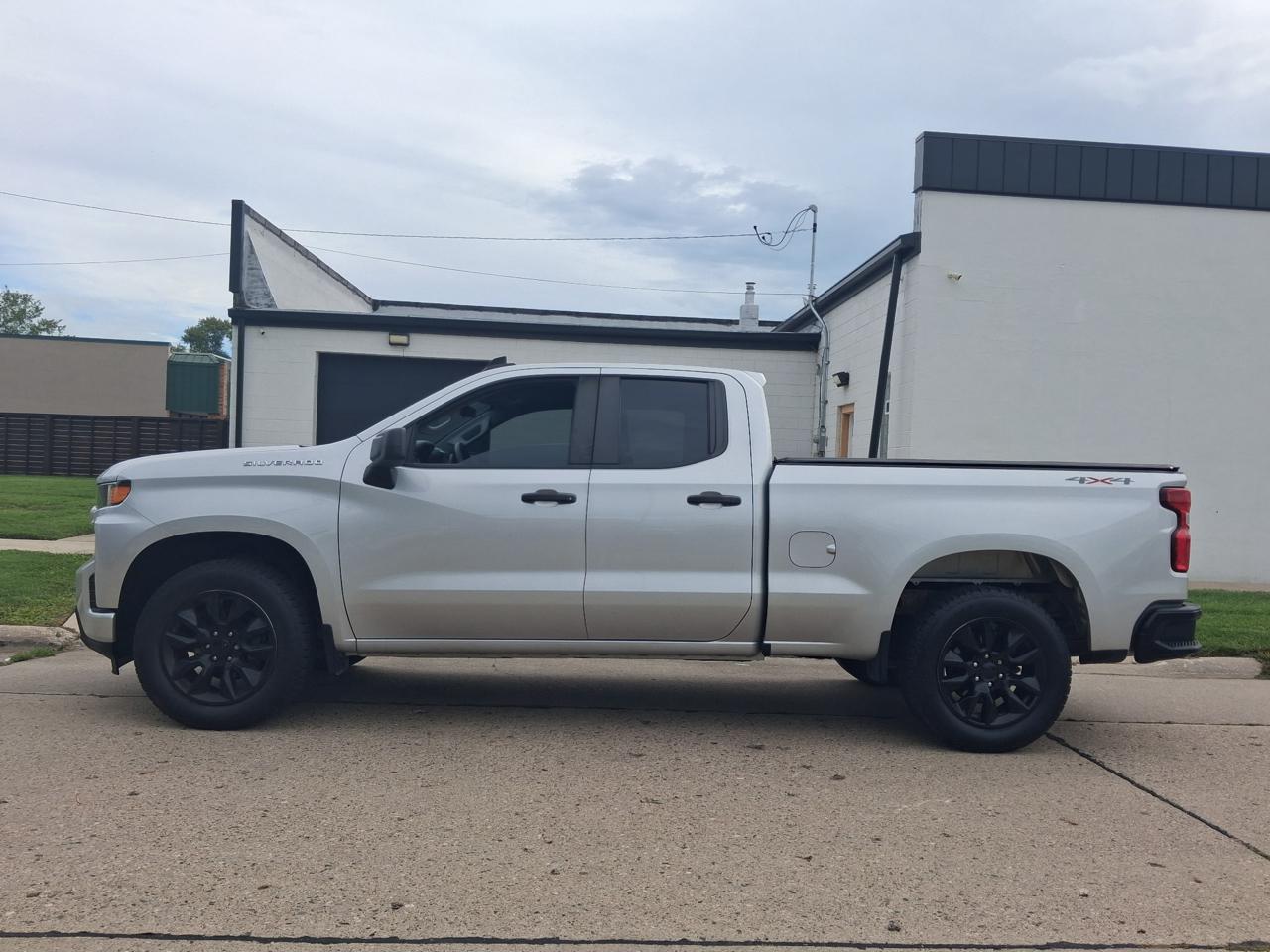Chevrolet Silverado 1500 Custom Double Cab 4WD 2020