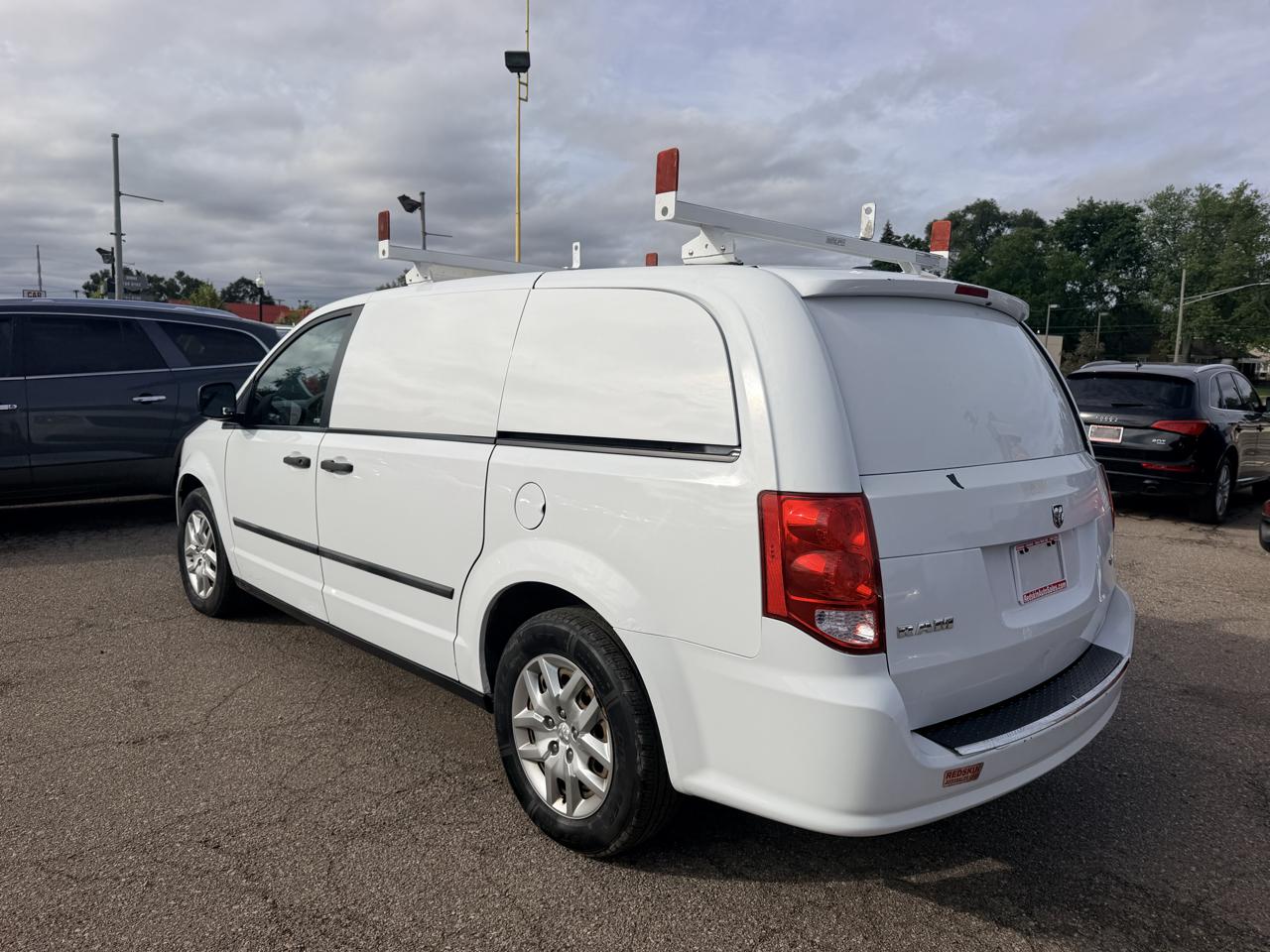 RAM Cargo Van Base 2014