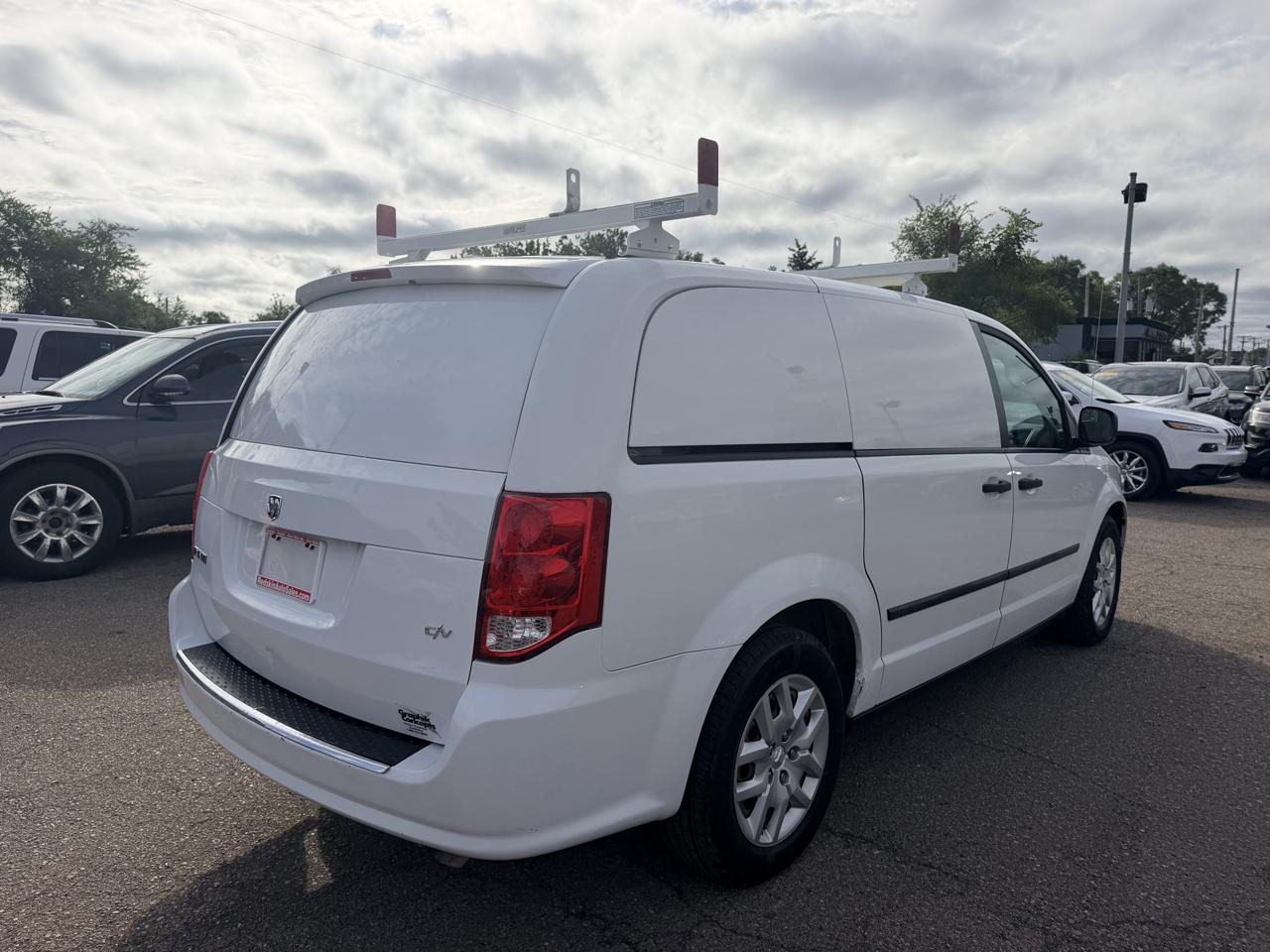 RAM Cargo Van Base 2014