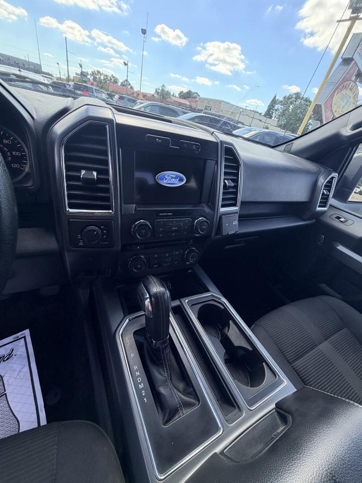 Ford F-150 4WD SuperCab 145" Lariat 2016