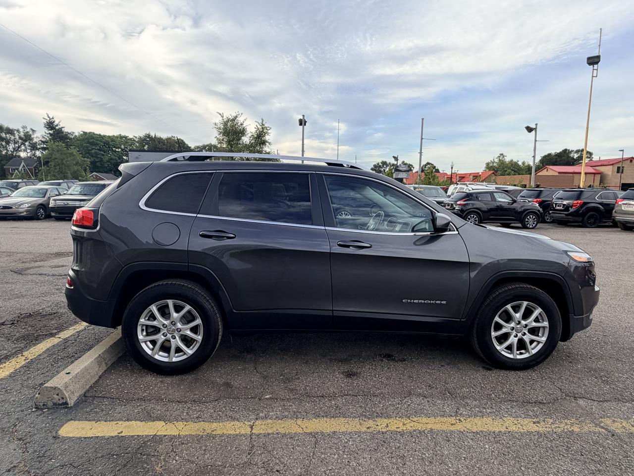 Jeep Cherokee 4WD 4dr Latitude 2016
