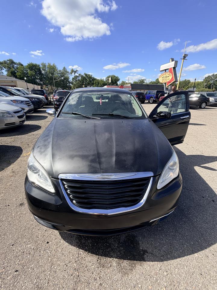 Chrysler 200 4dr Sdn Limited 2013