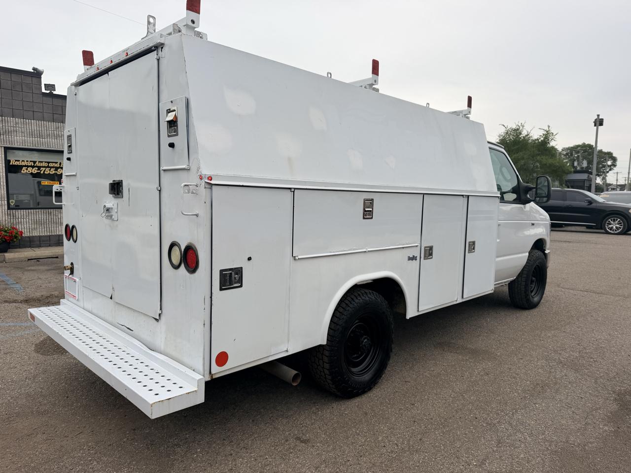 Ford Econoline Commercial Cutaway E-350 Super Duty 138" DRW 2015