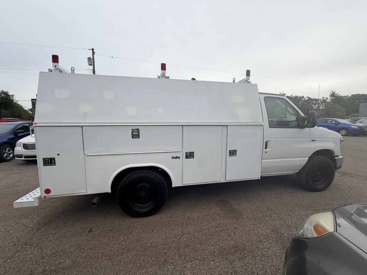 Ford Econoline Commercial Cutaway E-350 Super Duty 138" DRW 2015