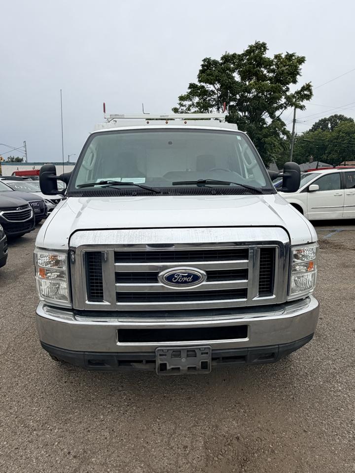 Ford Econoline Commercial Cutaway E-350 Super Duty 138" DRW 2015