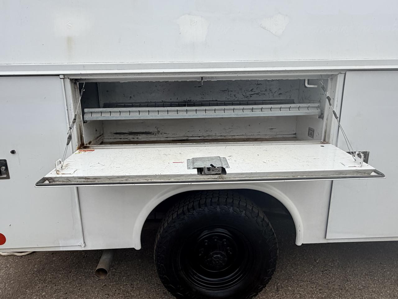 Ford Econoline Commercial Cutaway E-350 Super Duty 138" DRW 2015
