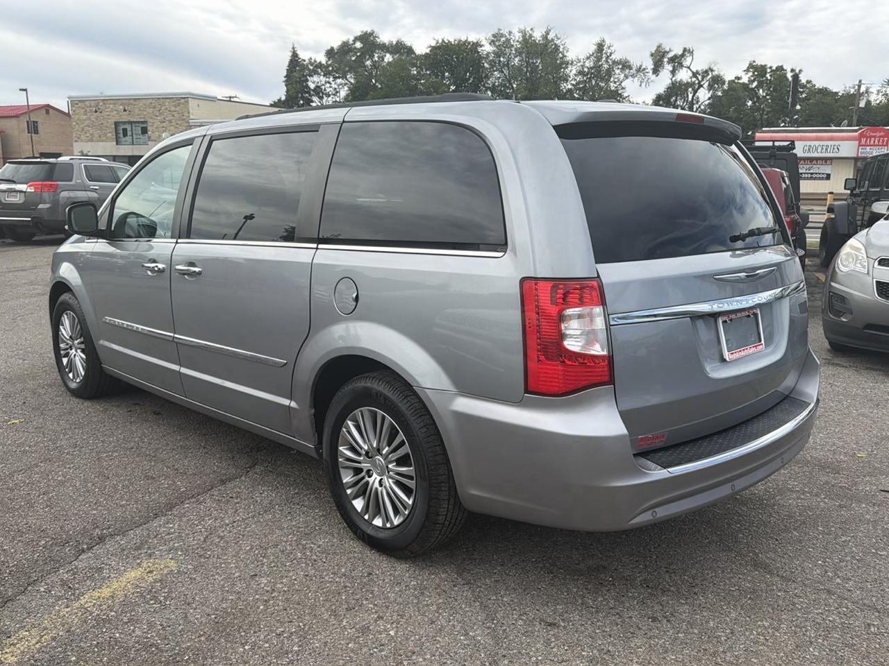 Chrysler Town & Country 4dr Wgn Touring-L 2014