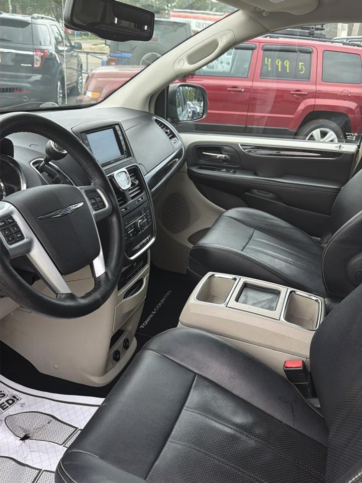Chrysler Town & Country 4dr Wgn Touring-L 2014