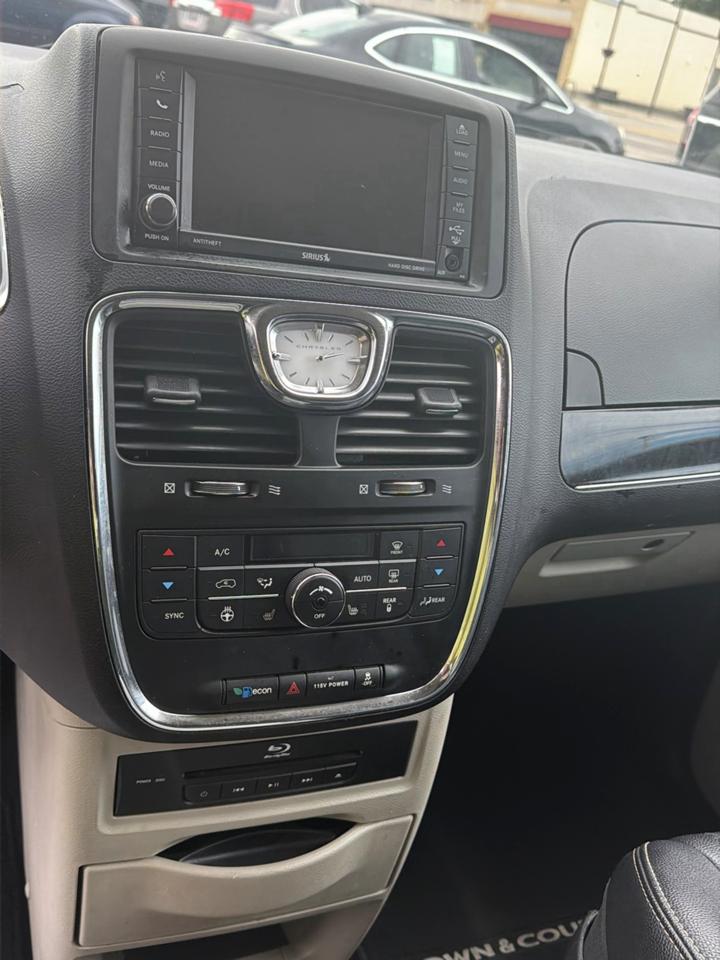 Chrysler Town & Country 4dr Wgn Touring-L 2014
