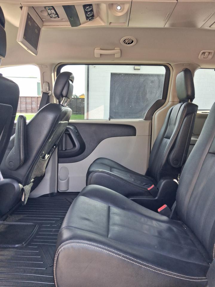 Chrysler Town & Country 4dr Wgn Touring 2014