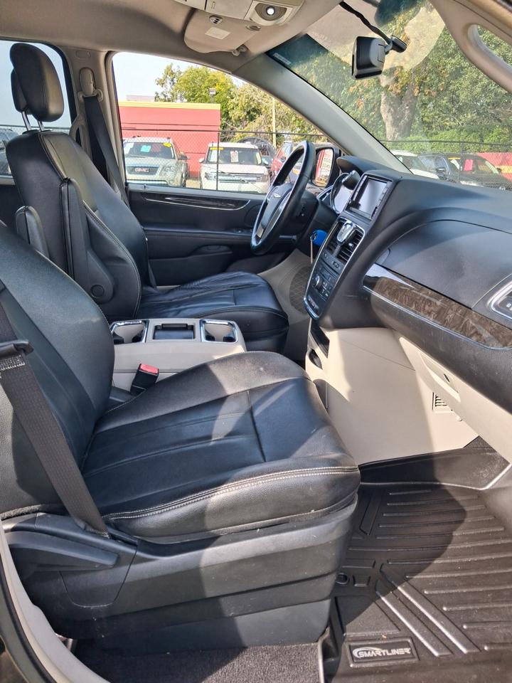 Chrysler Town & Country 4dr Wgn Touring 2014