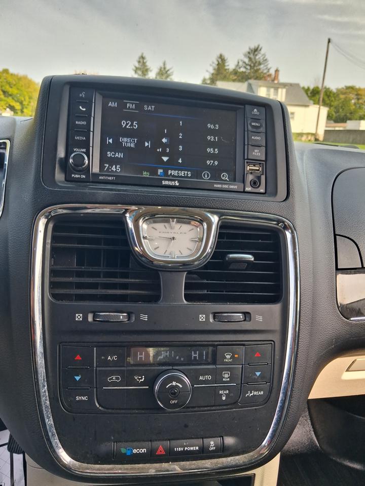 Chrysler Town & Country 4dr Wgn Touring 2014