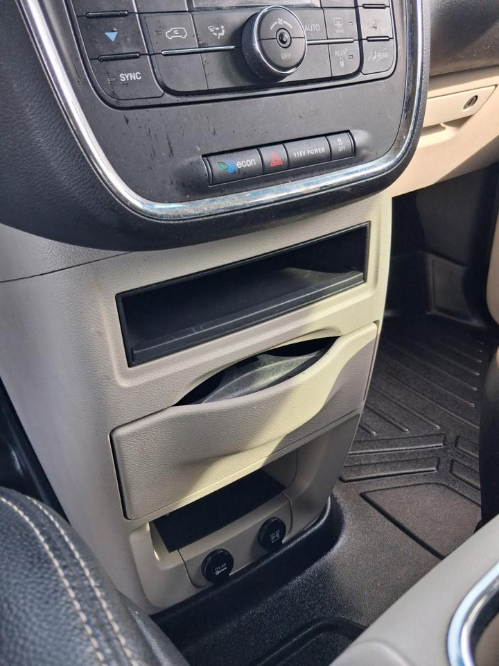 Chrysler Town & Country 4dr Wgn Touring 2014