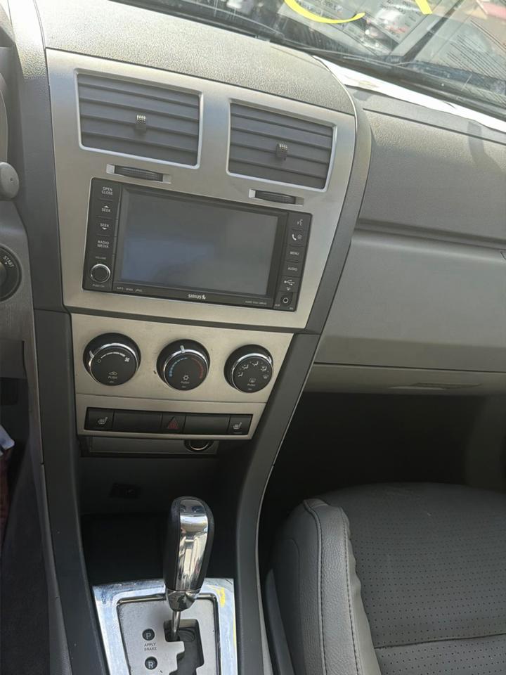 Dodge Avenger 4dr Sdn SXT FWD 2008