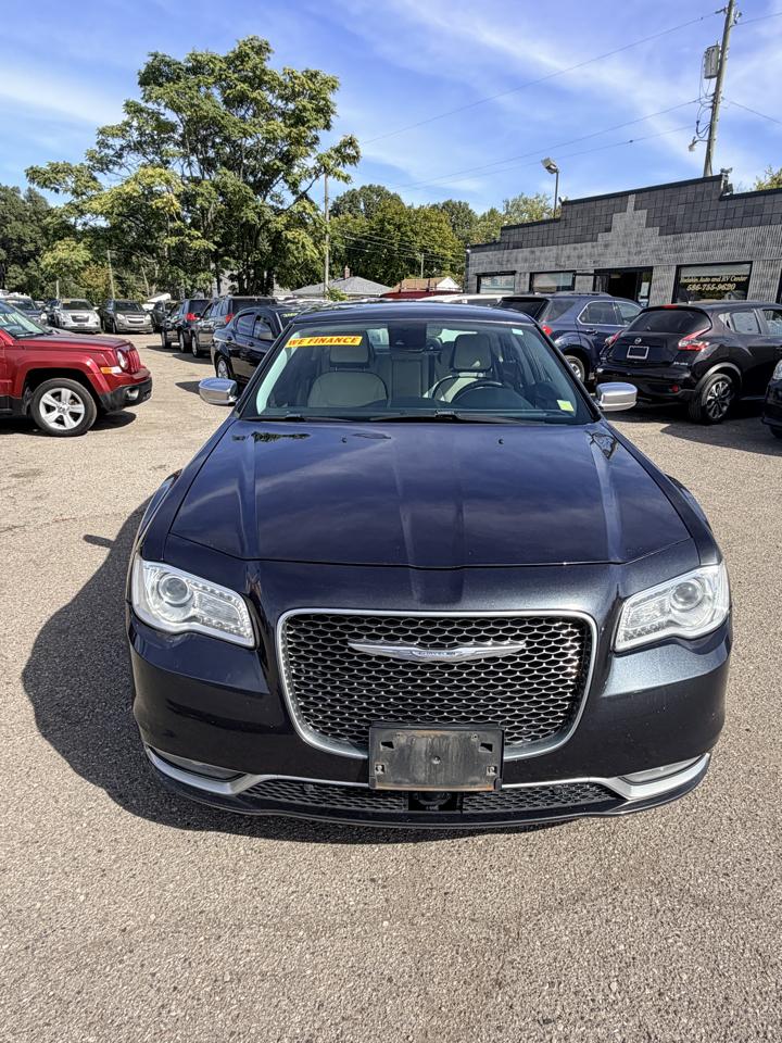 Chrysler 300 4dr Sdn 300C Platinum RWD 2015