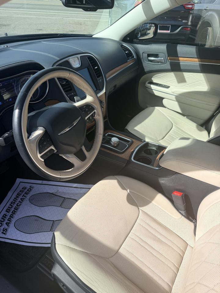 Chrysler 300 4dr Sdn 300C Platinum RWD 2015
