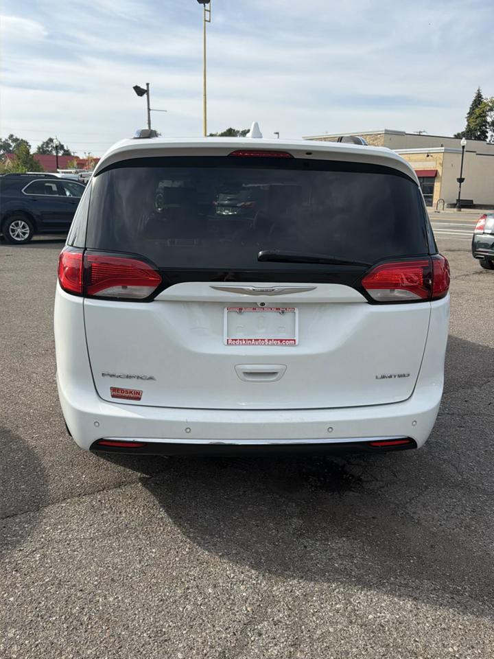 Chrysler Pacifica Limited FWD 2017