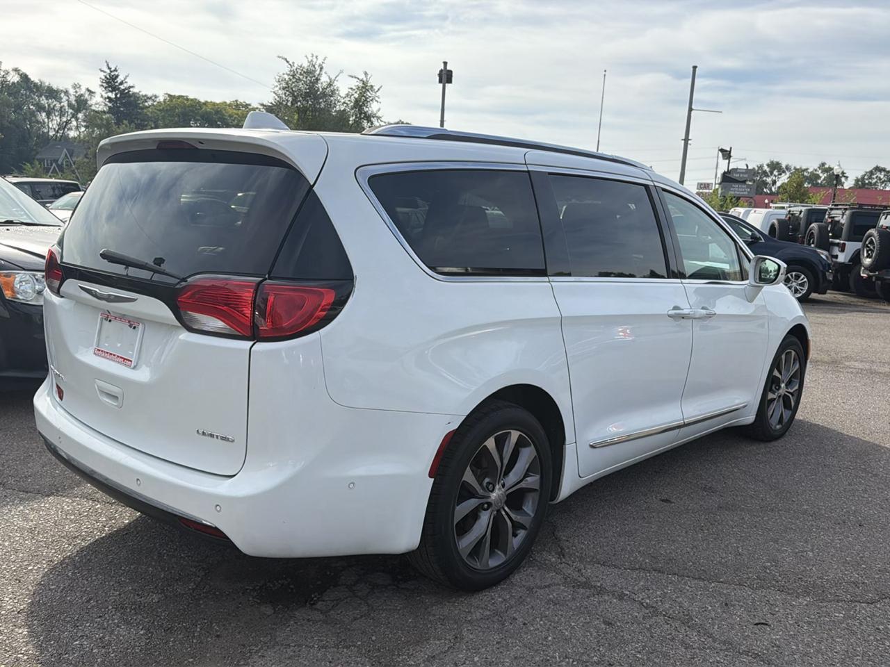 Chrysler Pacifica Limited FWD 2017