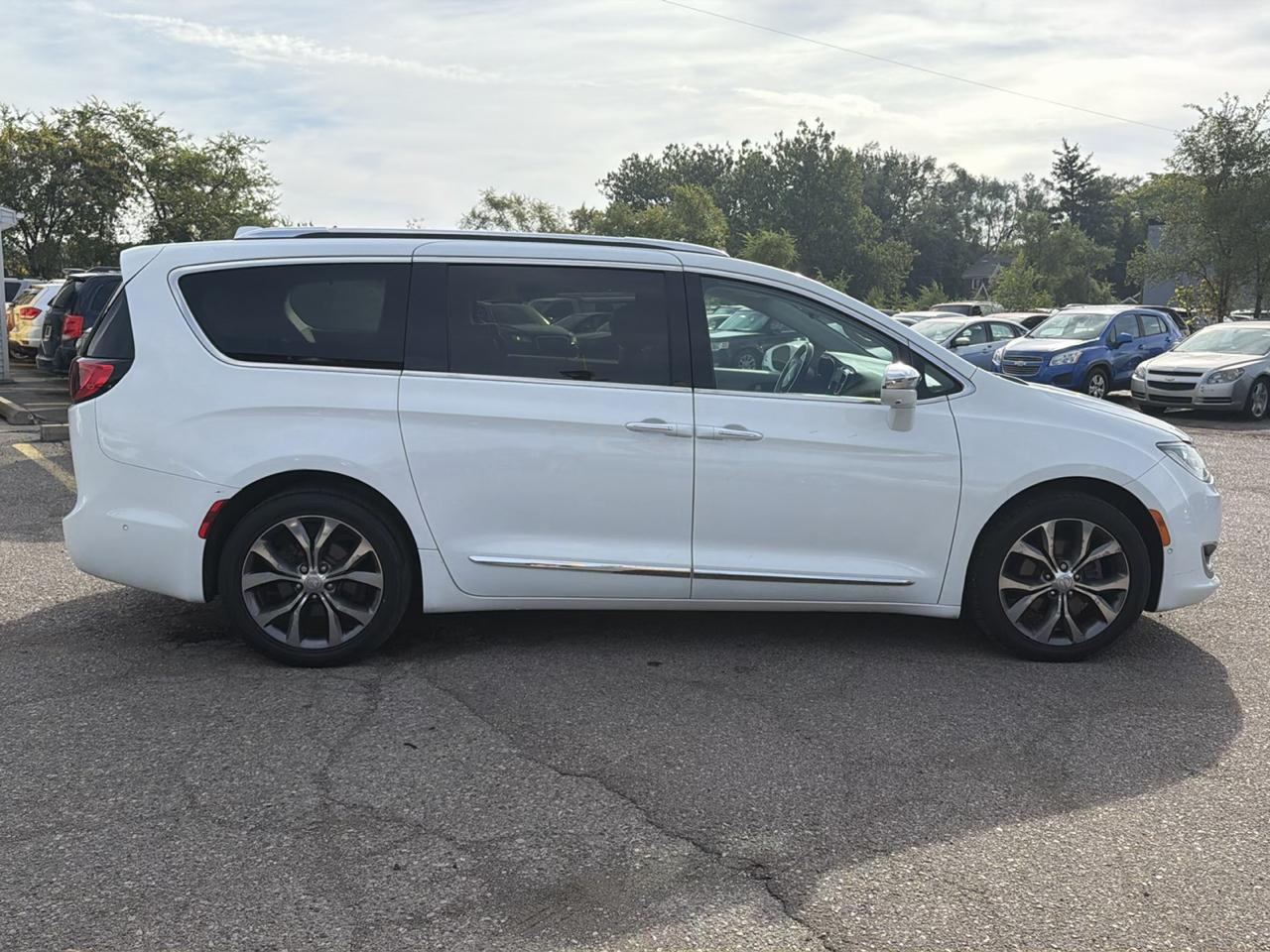 Chrysler Pacifica Limited FWD 2017
