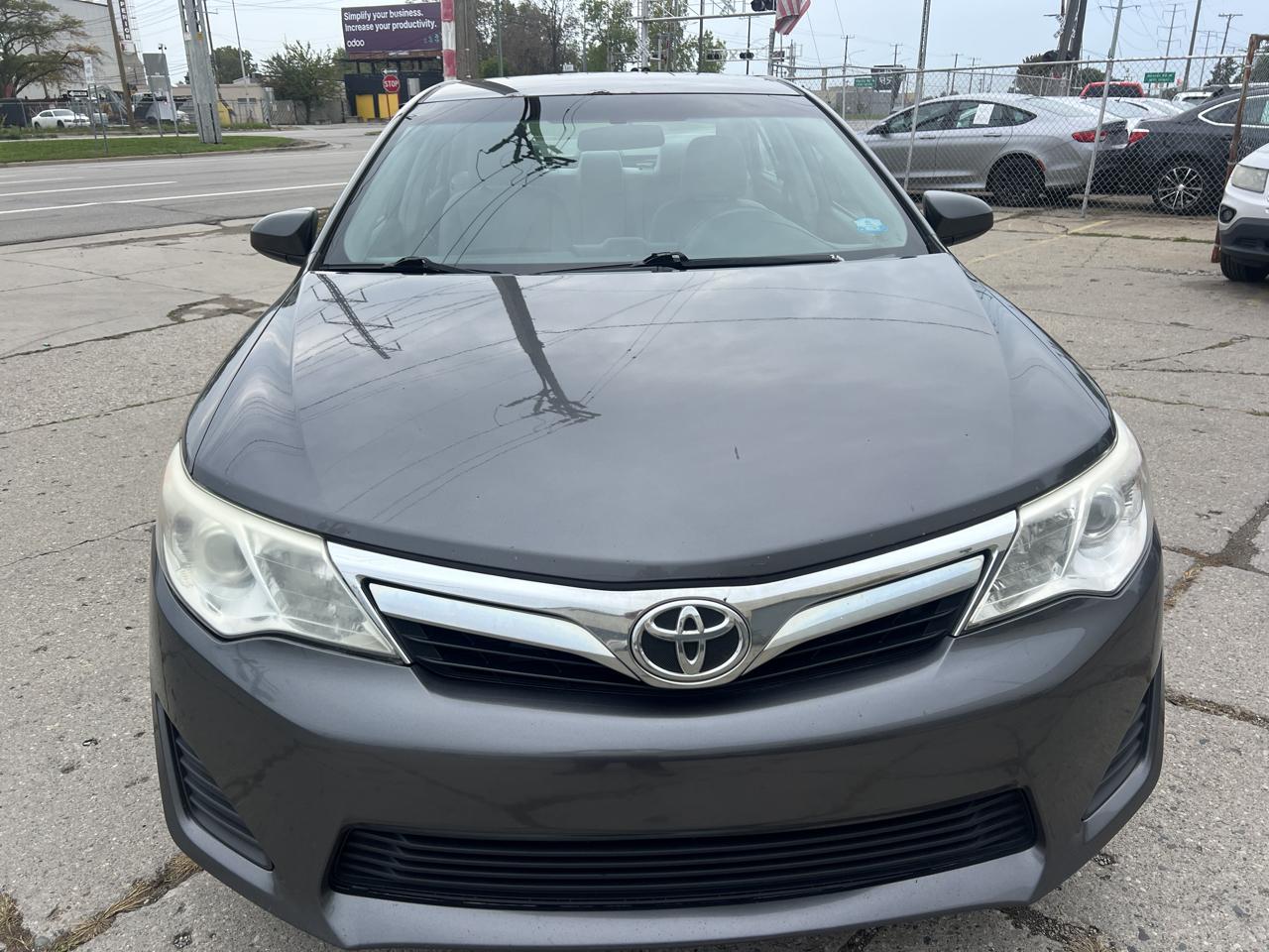 Toyota Camry 4dr Sdn I4 Auto XLE (Natl) 2013