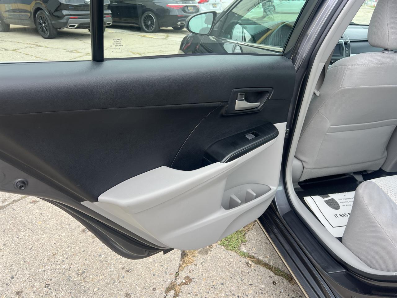 Toyota Camry 4dr Sdn I4 Auto XLE (Natl) 2013
