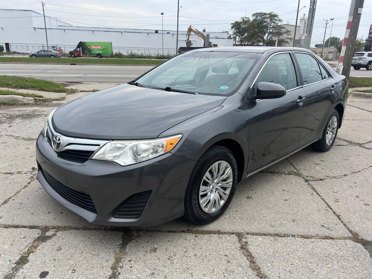 Toyota Camry 4dr Sdn I4 Auto XLE (Natl) 2013