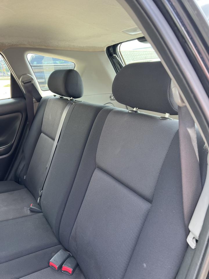 Pontiac Vibe 4dr HB 2004