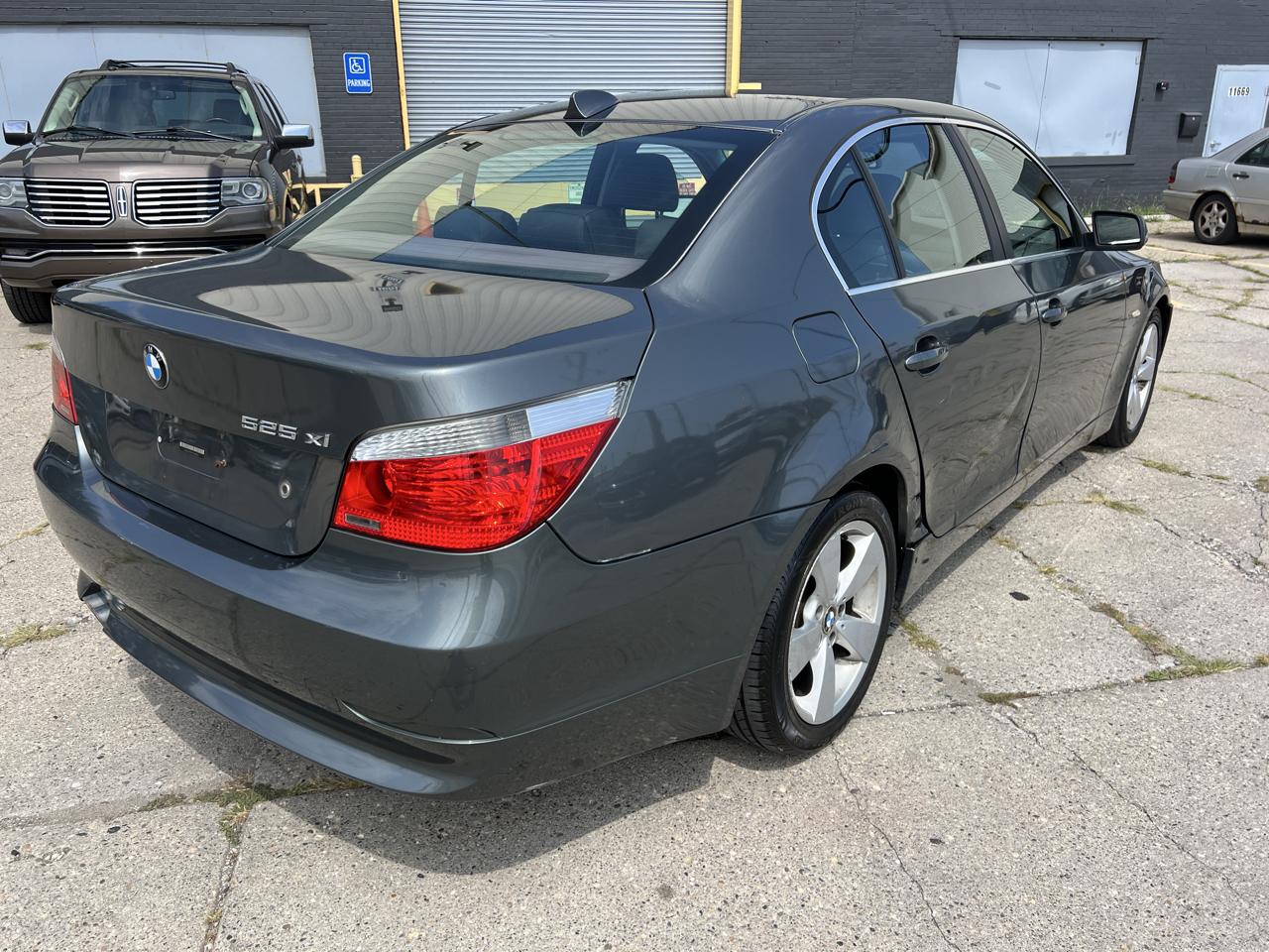 BMW 5 Series 4dr Sdn 525xi AWD 2007