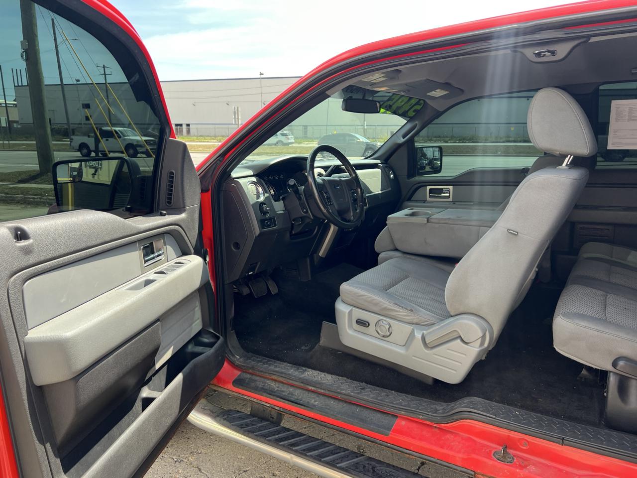 Ford F-150 4WD SuperCab 145" Lariat 2011