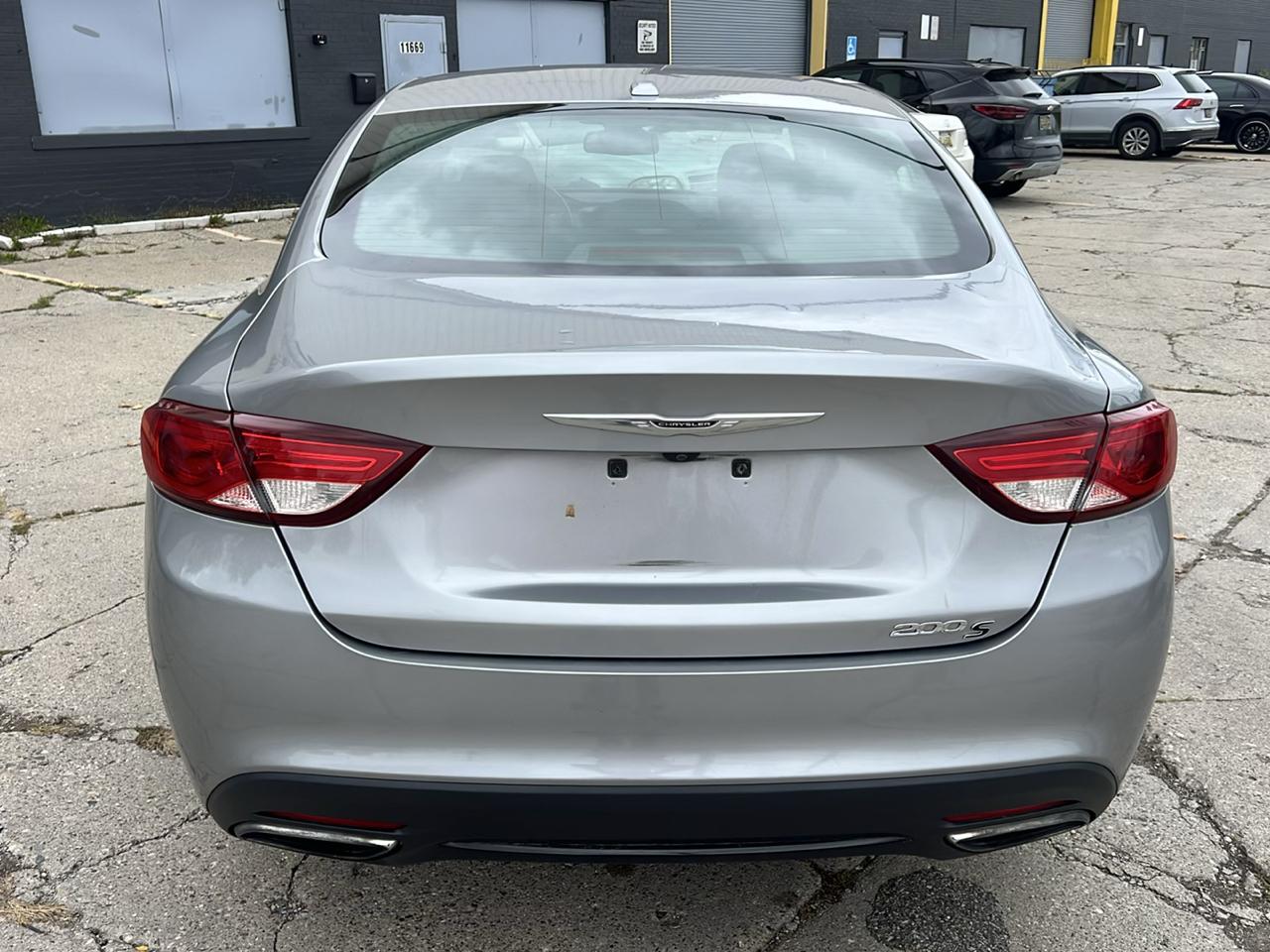 Chrysler 200 4dr Sdn S FWD 2016