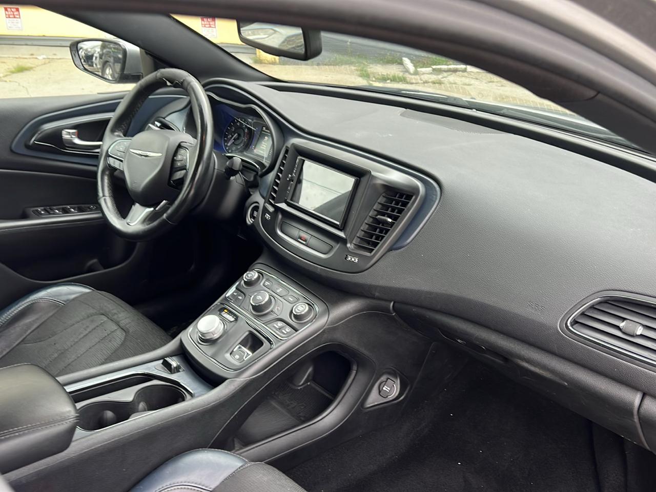 Chrysler 200 4dr Sdn S FWD 2016