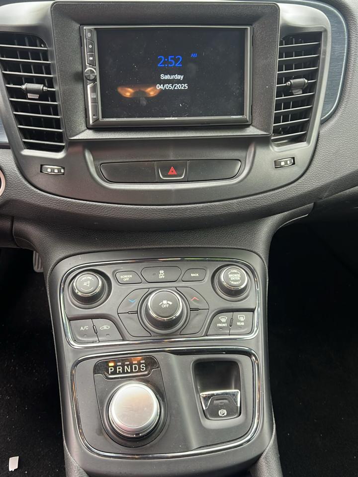 Chrysler 200 4dr Sdn S FWD 2016