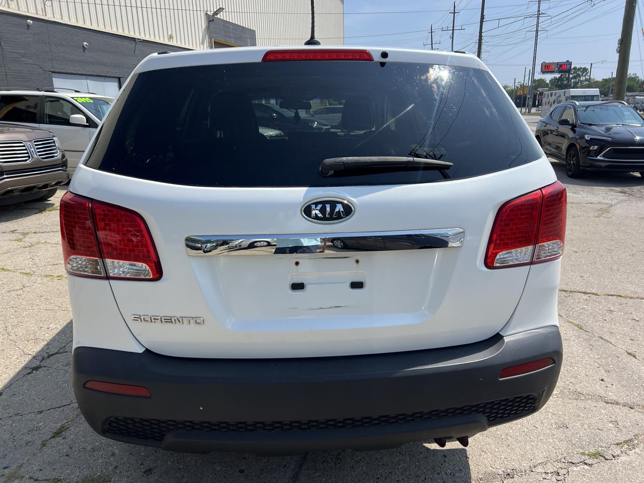 Kia Sorento 2WD 4dr I4 LX 2011