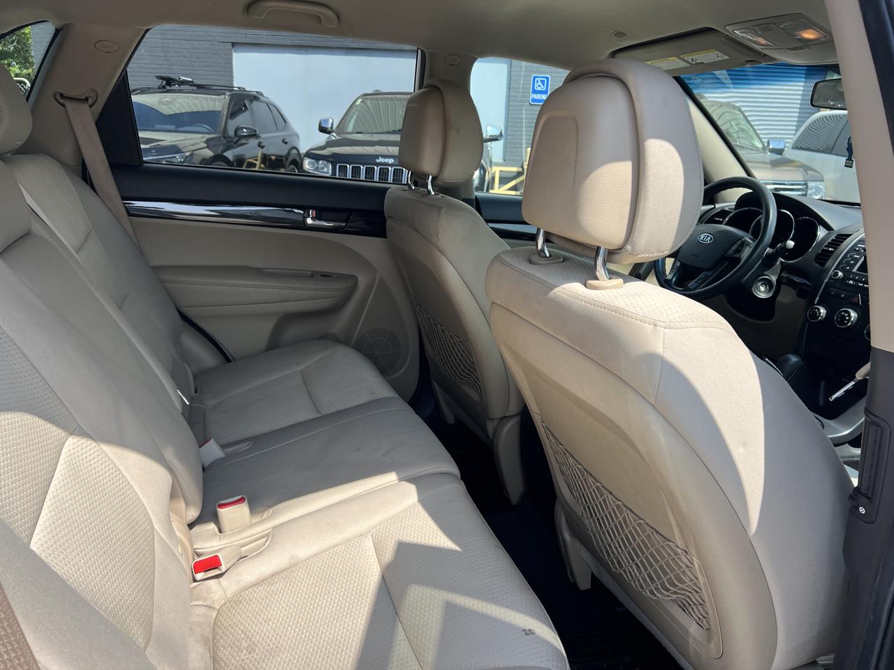 Kia Sorento 2WD 4dr I4 LX 2011